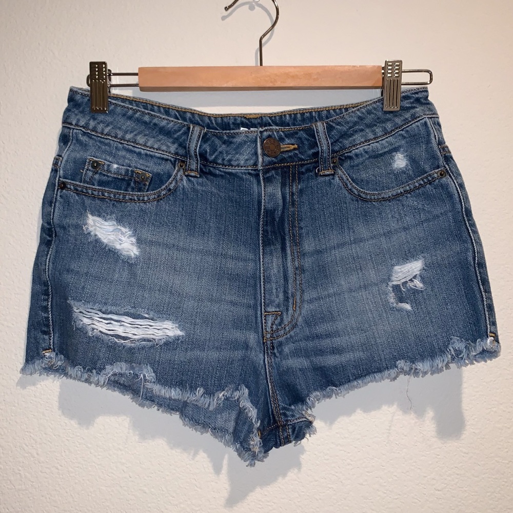 URBAN OUTFITTERS BDG SHORTS